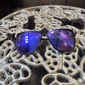 Diff Eyewear Stylish Purple Lens Sunglasses